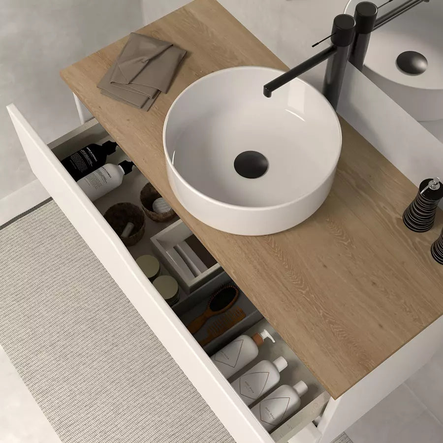Vue sur vasque ronde ares avec meuble salle de bain LUNA plateau miel